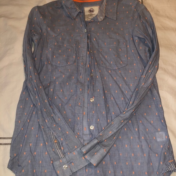 Button up - Picture 1 of 1